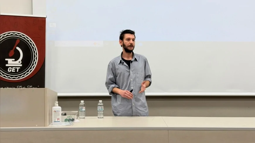 ÜNLÜ ŞEF KEREM GİRİTLİOĞLU EGE ÜNİVERSİTESİ ÖĞRENCİLERİNE SESLENDİ “GERÇEK ŞEFLİK UZUN YILLAR VE DİSİPLİN GEREKTİRİR”