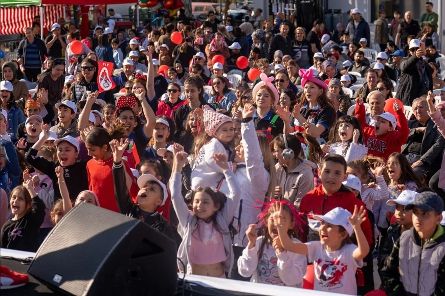 Gaziemir Belediye Başkanı Ünal Işık: “Çocukların gülüşü karanlığa en güçlü cevaptır”