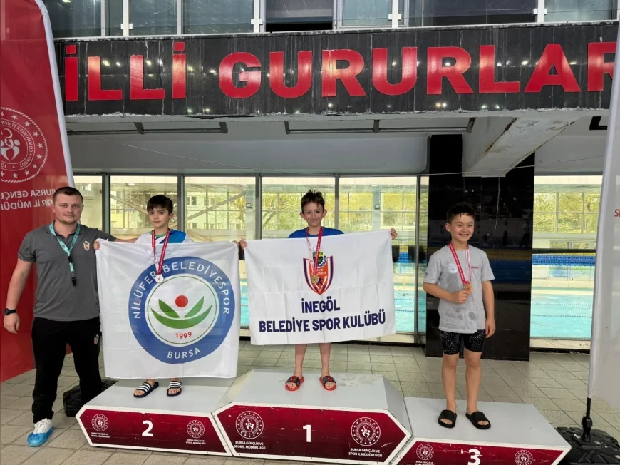 İnegöl Belediyespor Yüzme Takımı Bursa’daki 23 Nisan Yarışlarından 18 Madalya ile Döndü!