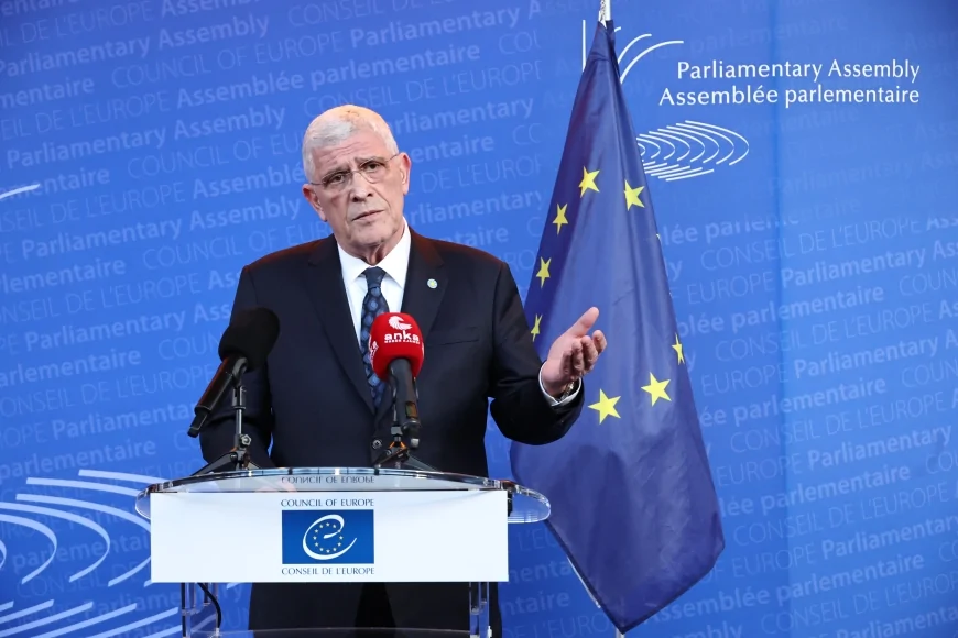 İYİ Parti Genel Başkanı Müsavat Dervişoğlu: “Monarşi öneren akıl Türkiye’den tasfiye edilmelidir”