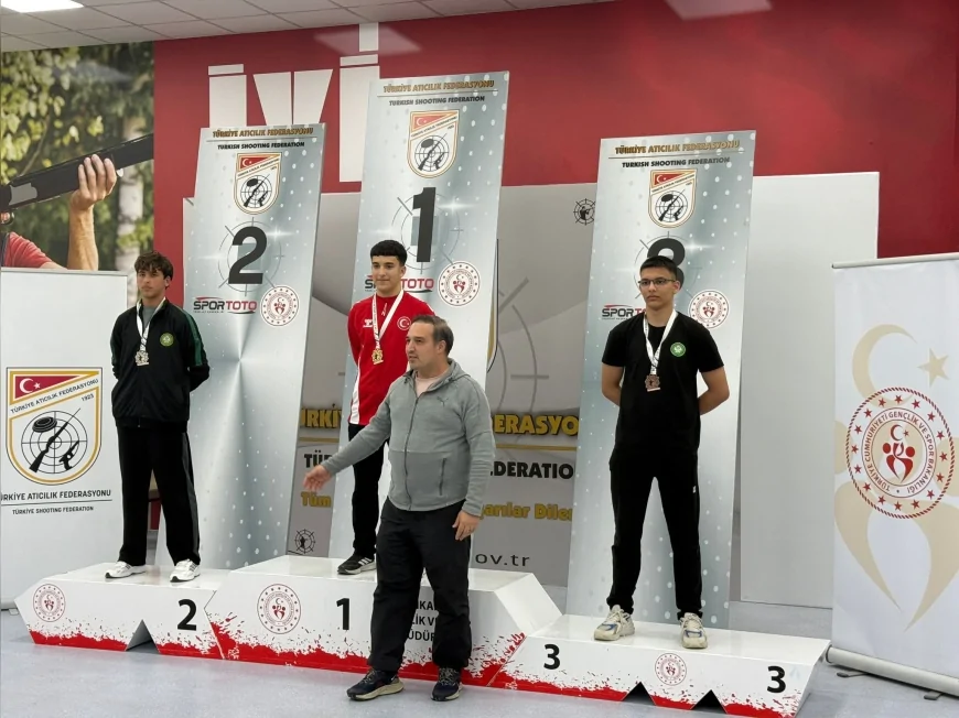 Manisalı sporcular Ankara’daki Havalı Silahlar müsabakalarında Türkiye dereceleri elde etti
