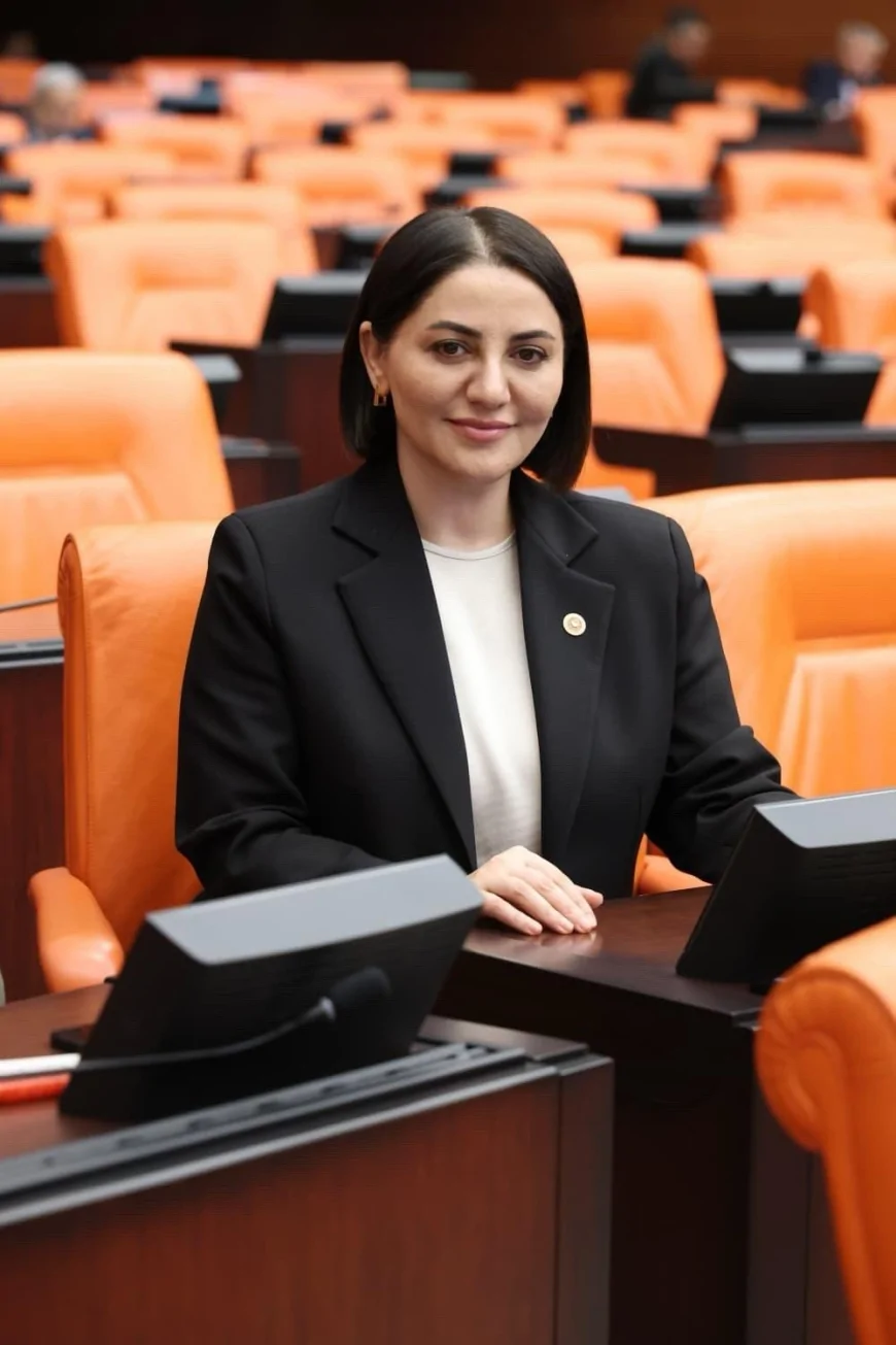 AK PARTİ MİLLETVEKİLİ ŞENGÜL KARSLI: “DİJİTAL BAĞIMLILIK NESİLLERİ TEHDİT EDİYOR”