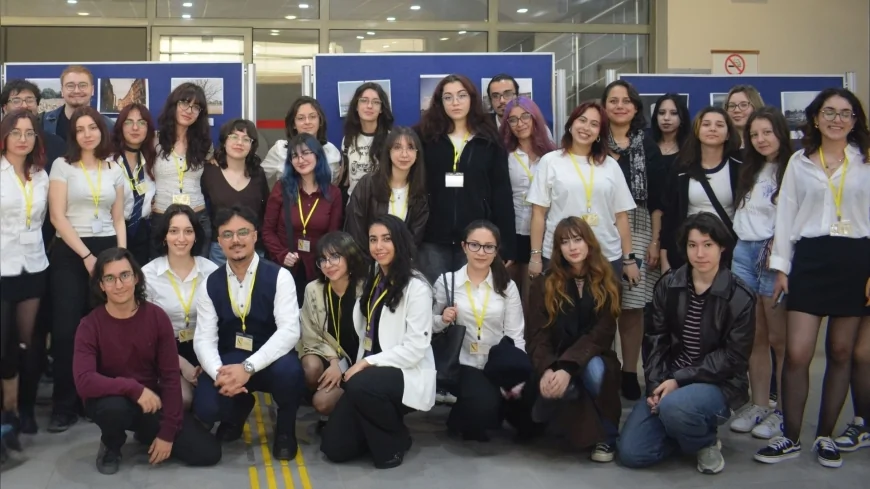 Ege Üniversitesi’nde düzenlenen uluslararası lisans sempozyumu “Yolculuk” temasıyla başladı