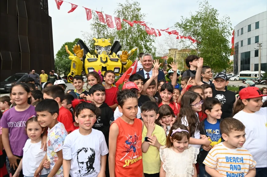 Yalova Belediyesi 23 Nisan’da Meydanı Çocuk Şenliğine Dönüştürüyor