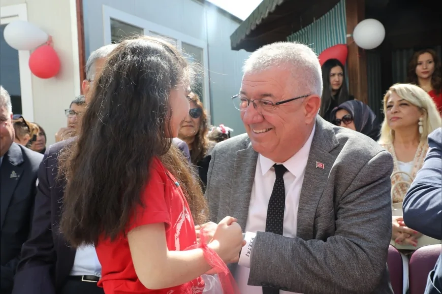 Edremit Belediyesi 23 Nisan Haftasında Çocuk Meclisi ve Uçurtma Şenliğiyle Kutlamaları Bir Haftaya Yayacak