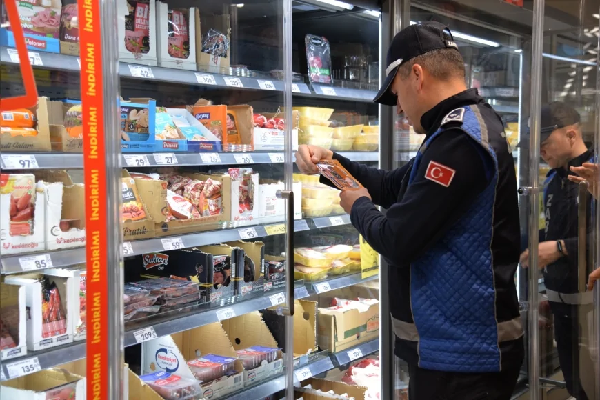 Kahramankazan Belediyesi zabıta ekipleri ilçe genelinde gıda denetimlerini sürdürüyor