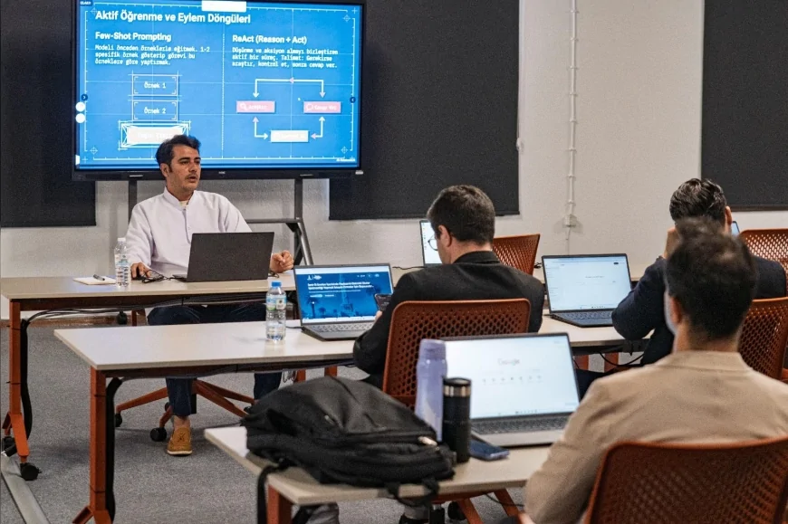 İzmir Büyükşehir Belediyesi yöneticilere yapay zeka eğitimi vererek dijital dönüşüm sürecini hızlandırdı
