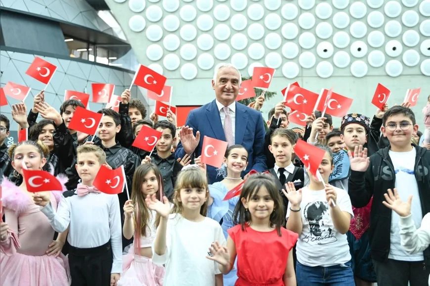 Kültür ve Turizm Bakanı Mehmet Nuri Ersoy: “23 Nisan’ı sinemanın coşkusuyla karşılıyoruz”