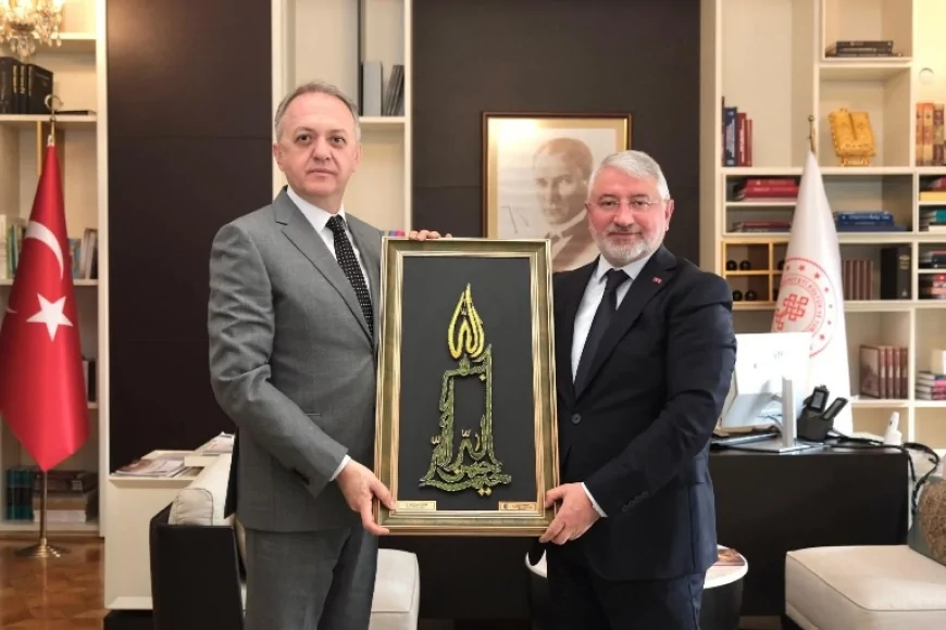 Çorum Belediye Başkanı Doktor Halil İbrahim Aşkın Belediye Başkan Yardımcısı Zübeyir tuncek kültür Bakan Yardımcısı sultangazi'yi ziyaret etti Kültür ve Turizm Bakan Yardımcısı hemşehrimiz Sn. Gökhan Yazgı'yı ziyaret ettik.  Şehrimizde devam eden ve