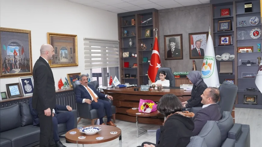 İznik’te 23 Nisan’da Başkanlık Koltuğu Ada Olgun’a Devredildi