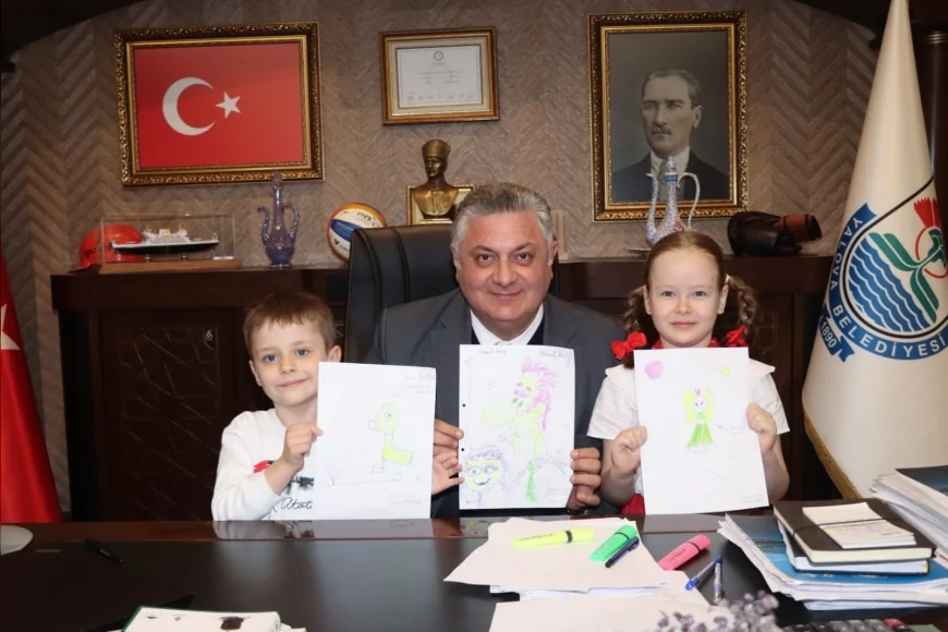 Yalova Belediye Başkanı Mehmet Gürel 23 Nisan’da makam koltuğunu öğrencilere devretti
