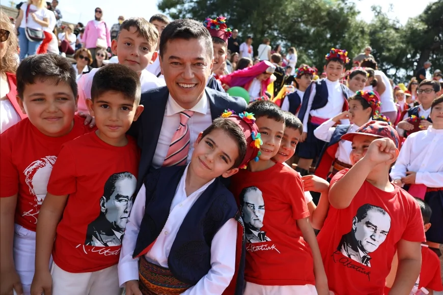 Marmaris Belediye Başkanı Acar Ünlü’den 23 Nisan Ulusal Egemenlik ve Çocuk Bayramı Mesajı