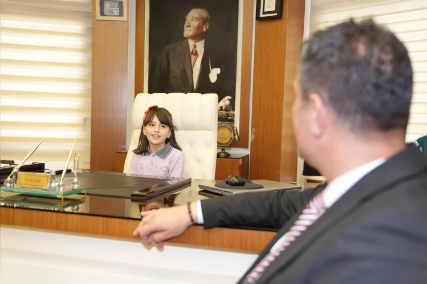 Giresun Belediye Başkanı Fuat Köse 23 Nisan’da koltuğunu çocuklara devretti