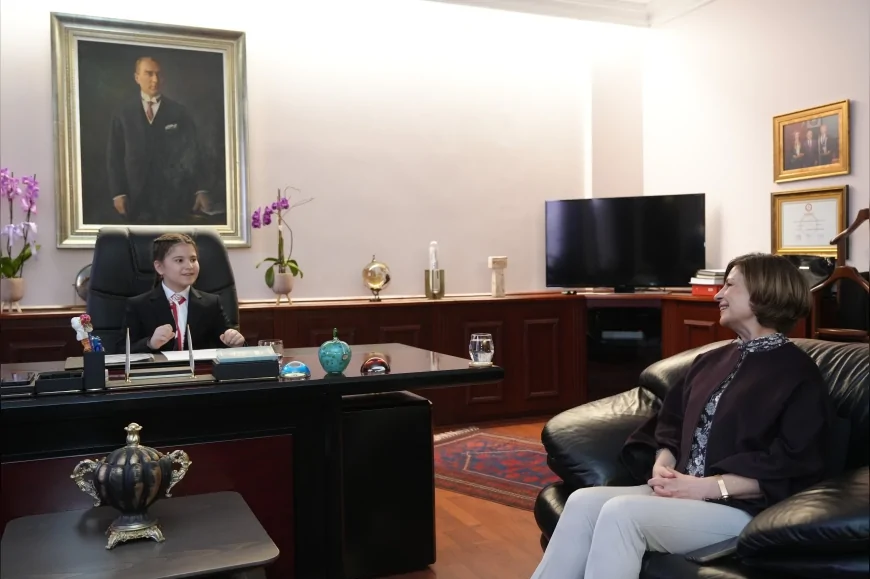 ESKİŞEHİR BÜYÜKŞEHİR BELEDİYE BAŞKANI AYŞE ÜNLÜCE: “23 NİSAN’IN HEYECANINI ÇOCUKLARIMIZLA PAYLAŞIYORUZ”