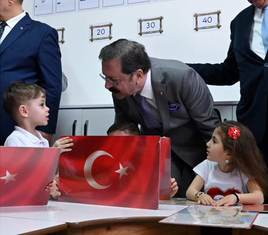 TOBB Başkanı M. Rifat Hisarcıklıoğlu: “23 Nisan geleceğe olan inancımızın ve umutlarımızın en güçlü ifadesidir”