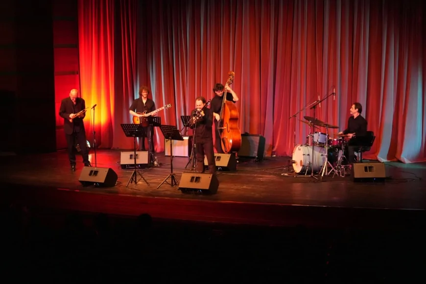 ESKİŞEHİR BÜYÜKŞEHİR BELEDİYESİ SENFONİ ORKESTRASI SAHNESİNDE JAZZ FRIENDS RÜZGARI ESTİ