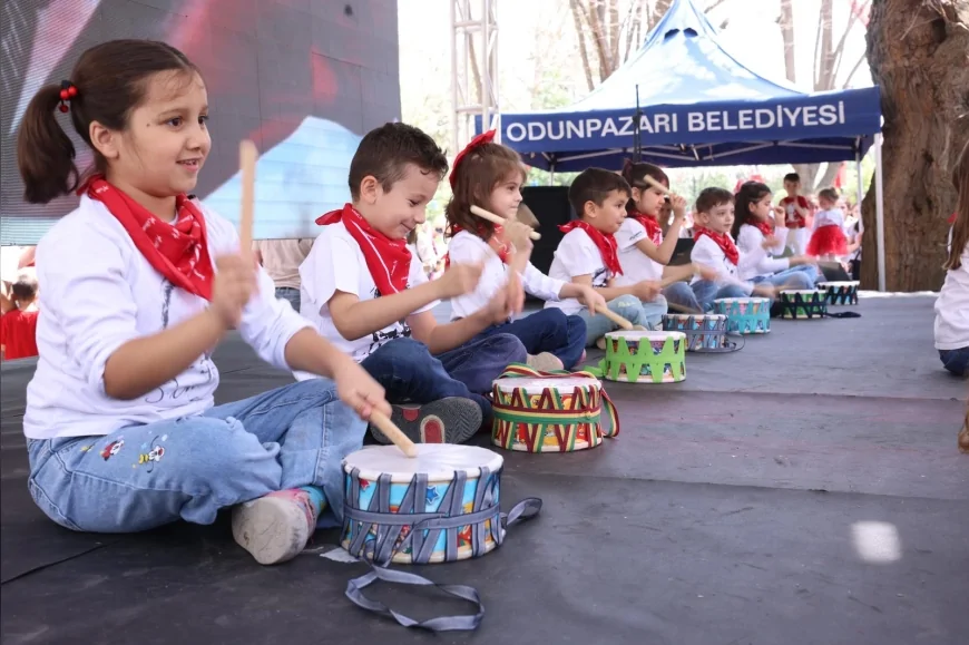 ODUNPAZARI BELEDİYESİ 23 NİSAN ETKİNLİKLERİNİ 25 NİSAN’A ERTELEDİ İLÇE ŞENLİK ALANINA DÖNÜŞECEK