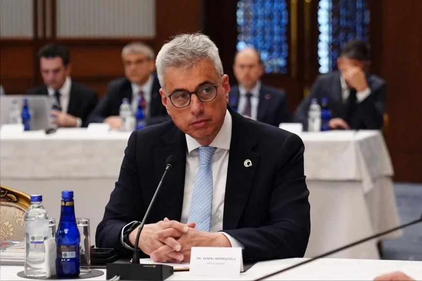 Sağlık Bakanı Prof. Dr. Kemal Memişoğlu: “6 tırlık sağlık yardımı konvoyu İran’a ulaştırılacak”