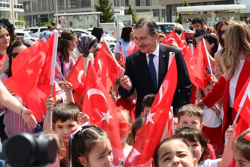 TEPEBAŞI BELEDİYE BAŞKANI AHMET ATAÇ: “23 NİSAN MİLLET İRADESİNİN EN GÜÇLÜ İLANIDIR”