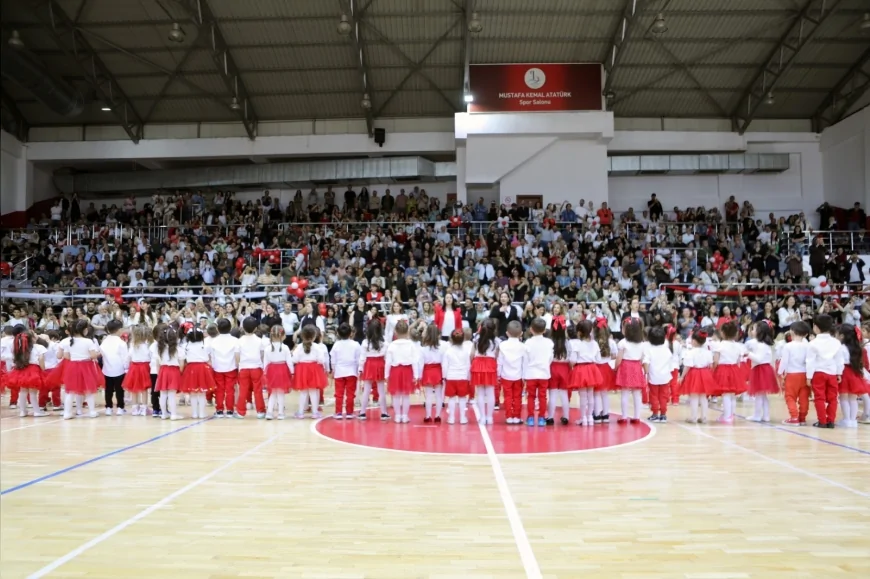 BAYRAKLI BELEDİYE BAŞKANI İRFAN ÖNAL: “23 NİSAN’I ÇOCUKLARIMIZA VERDİĞİMİZ SÖZÜ TUTARAK KARŞILIYORUZ”