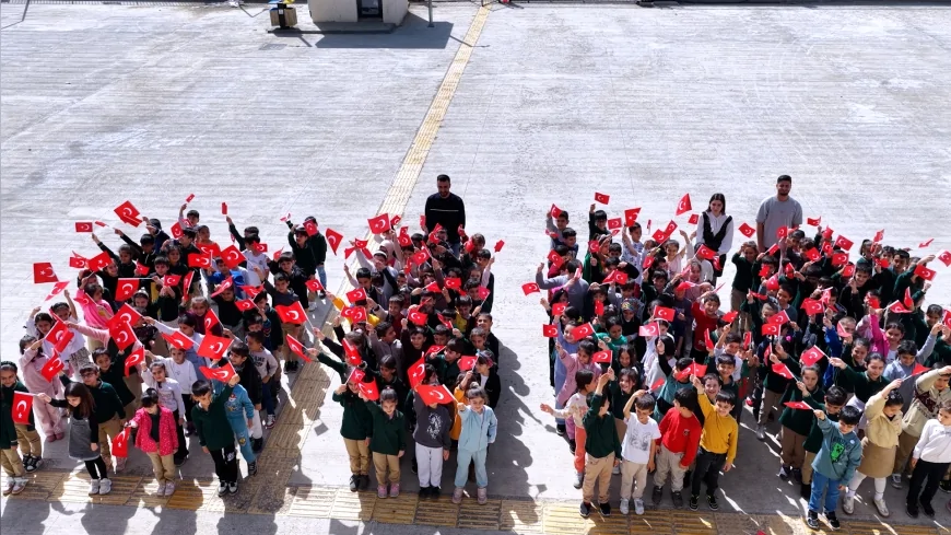 Çevre Şehircilik ve İklim Değişikliği Bakanı Murat Kurum: “Yepyeni bir okulda bayramın heyecanı bir başka oluyor”