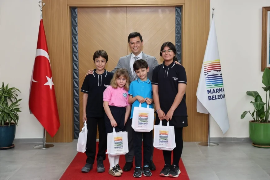 Marmaris Belediye Başkanı Acar Ünlü 23 Nisan’da makamını çocuklara devretti