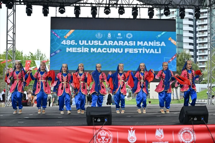 Manisa’da 486’ncı Mesir Festivali’nde Uluslararası Halk Dansları Gösterileri Büyük İlgi Gördü