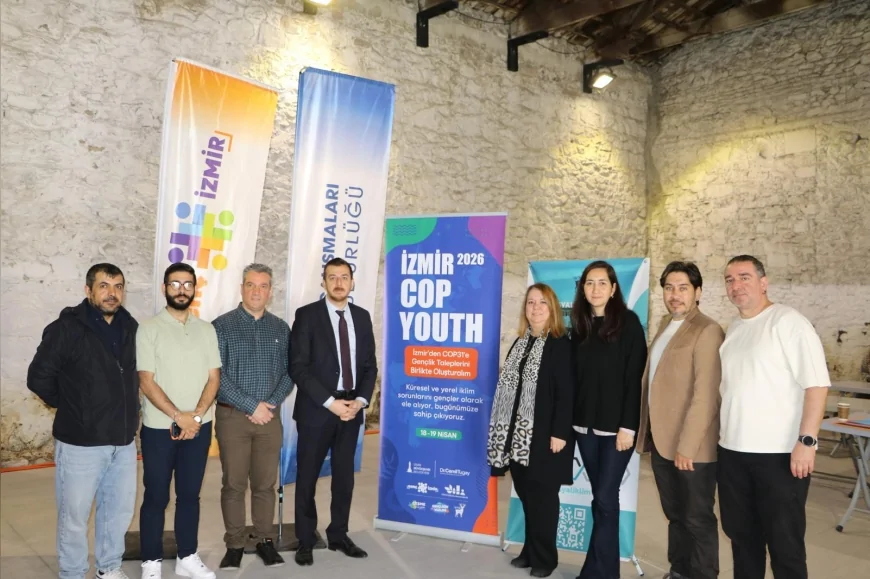 İzmir Büyükşehir Belediyesi COP31 öncesi gençleri buluşturdu Prof. Dr. Pınar Okyay “Gençlerin sesi küresel sürece katkı sunacak”