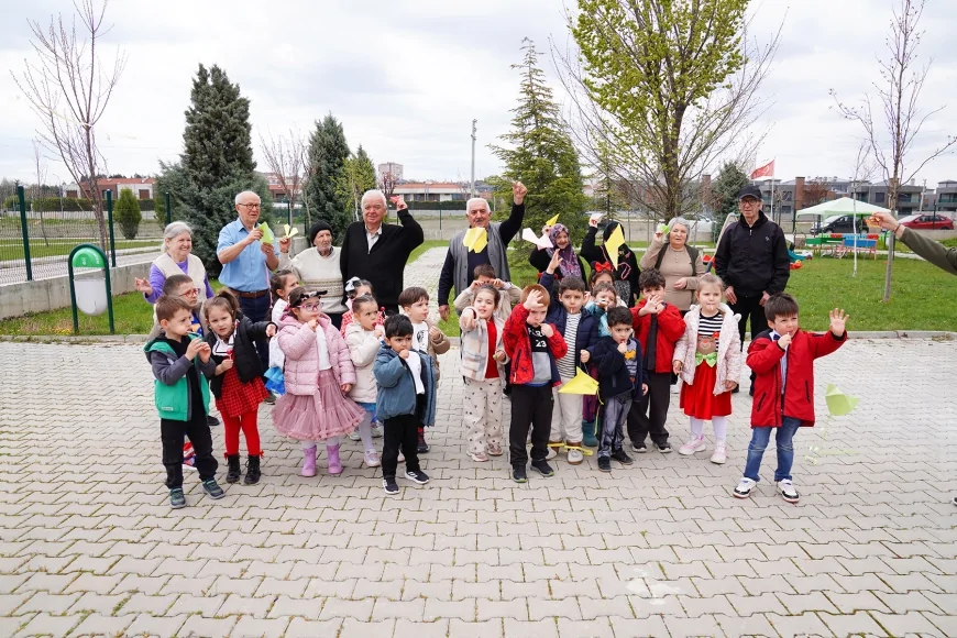 Tepebaşı Belediyesi etkinliğinde 23 Nisan’da çocuklar ve büyükler aynı ortamda buluştu