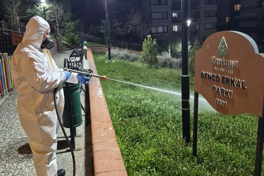 Çankaya Belediyesi 124 mahallede gece ilaçlamasıyla sinek ve haşereye karşı mücadeleyi artırdı