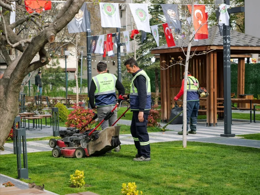 Etimesgut Belediyesi yaz öncesi park ve yeşil alanlarda bakım çalışmalarını hızlandırdı