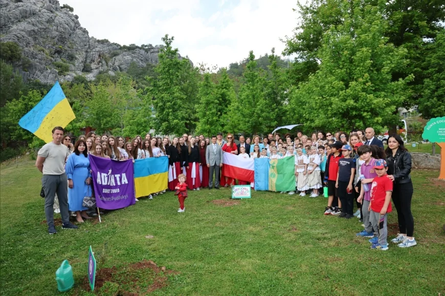 Marmaris Uluslararası Çocuk Festivali’nde dünya çocukları barış ve kardeşlik için bir araya geldi