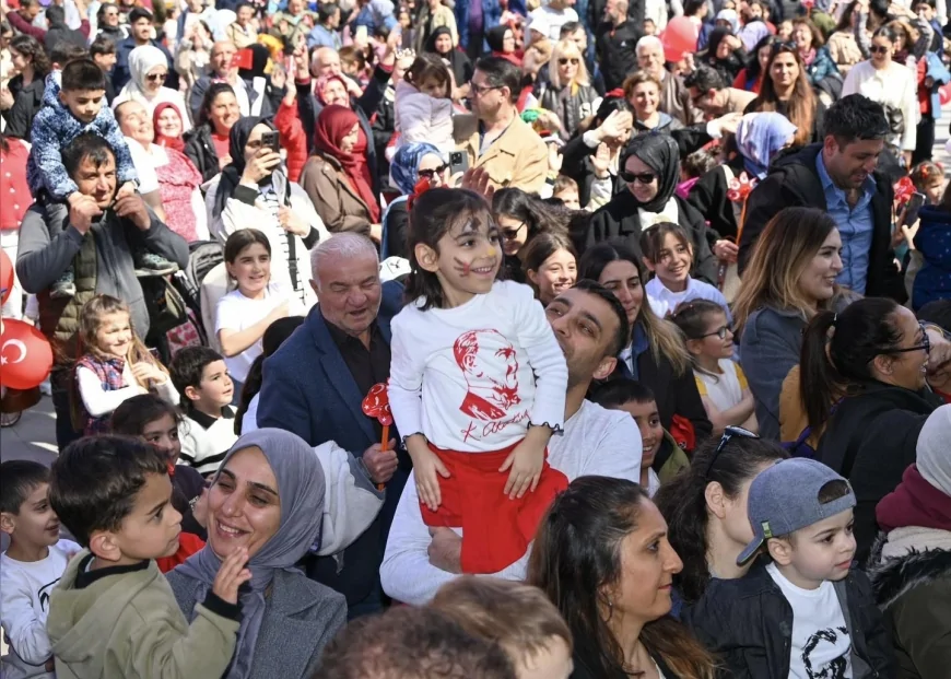 Yalova’da 23 Nisan Ulusal Egemenlik ve Çocuk Bayramı Meydanı Dolduran Etkinliklerle Kutlandı