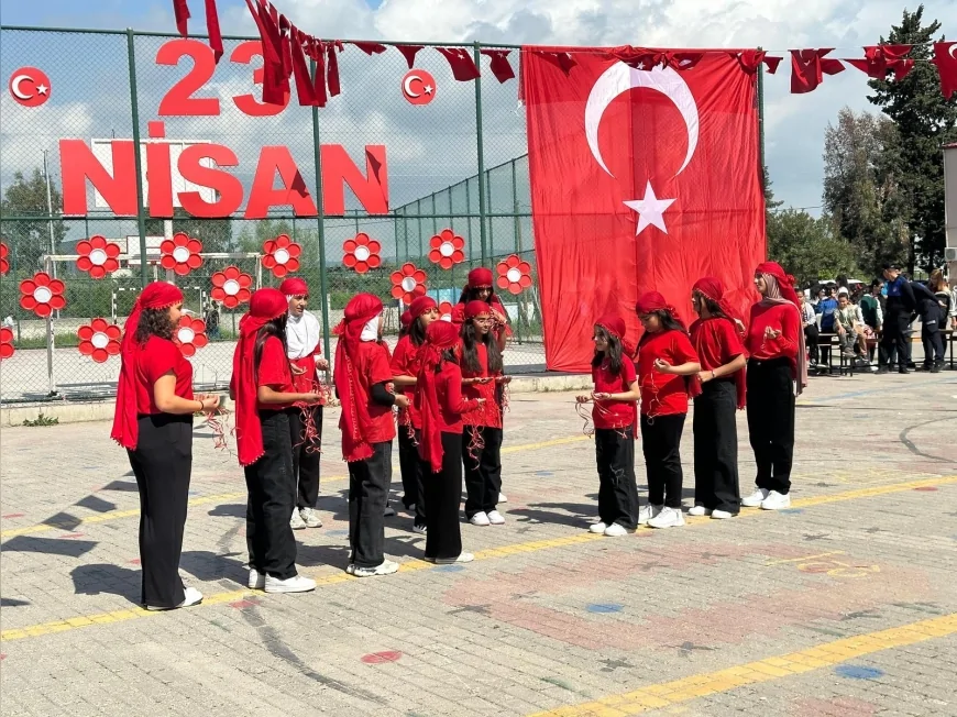 Yumurtalık Belediye Başkanı Erdinç Altıok 23 Nisan’da Çocukların Bayram Coşkusuna Ortak Oldu
