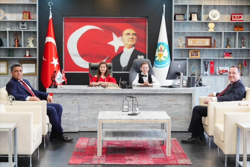 Manisa Büyükşehir Belediye Başkanı Besim Dutlulu: “Başkanlık koltuğunu geleceğimizin teminatı çocuklarımıza devrettik”