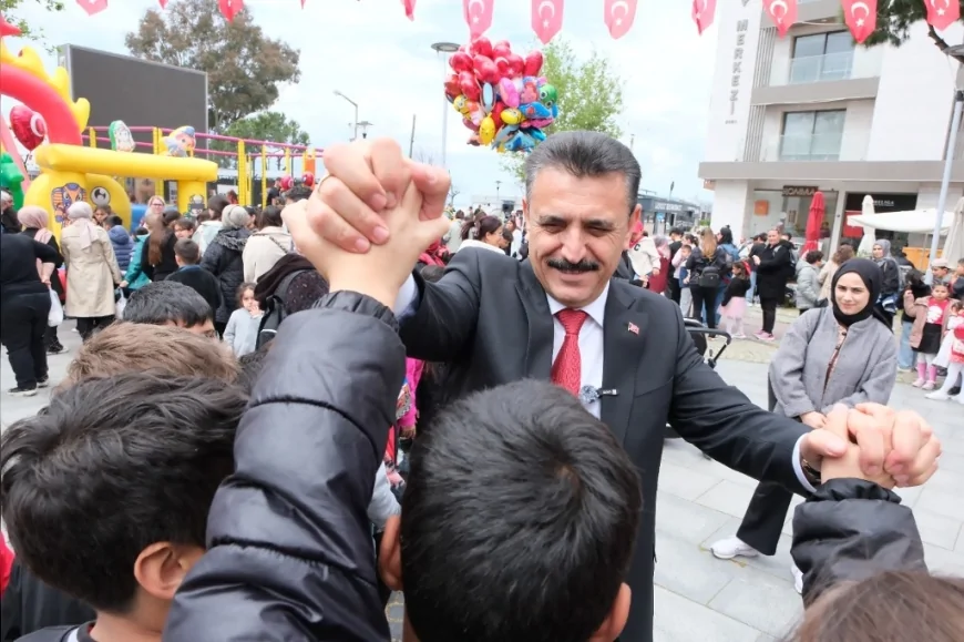 Dikili Belediye Başkanı Adil Kırgöz: “Cumhuriyetin en büyük mirası millet egemenliğidir”