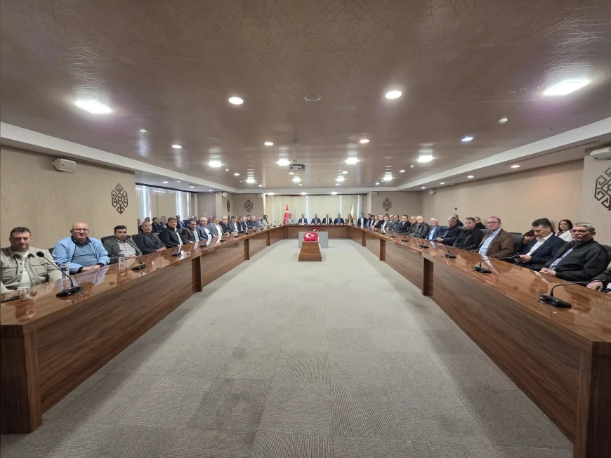 AK Parti Balıkesir İl Başkanı Mehmet Aydemir Karesi’de Muhtarlarla İstişare Toplantısı Yaptı