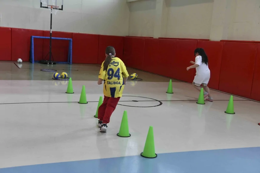 ANKARA BÜYÜKŞEHİR BELEDİYESİ 6-16 YAŞ ARASI ÇOCUKLAR İÇİN ÜCRETSİZ SPOR KURSLARINI SÜRDÜRÜYOR