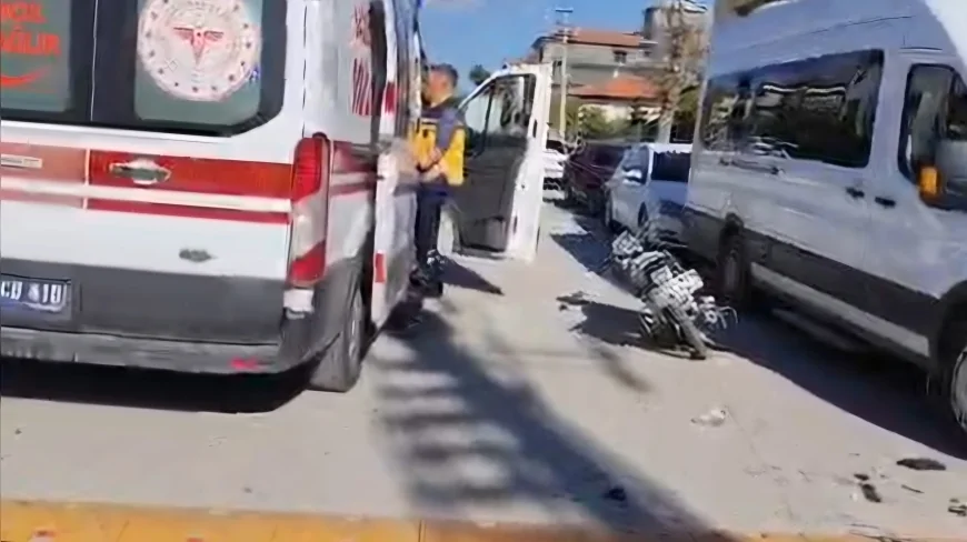 Çorum’da polisten kaçan motosiklet hafif ticari araçla çarpıştı 2 kişi yaralandı