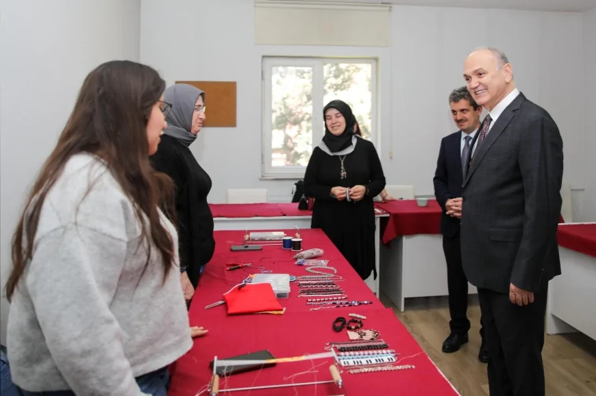 Düzce Belediye Başkanı Dr. Faruk Özlü BELMEK’te kurs kapsamının genişletileceğini açıkladı