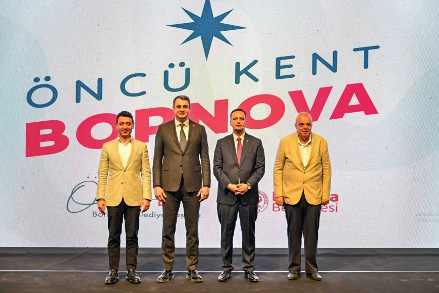 Bornova Belediye Başkanı Ömer Eşki 2 yıllık hizmetleri 66 dakikalık sunumla açıkladı