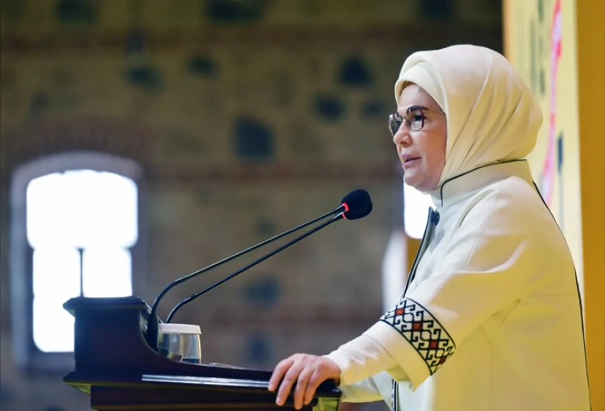 Cumhurbaşkanı Recep Tayyip Erdoğan’ın eşi Emine Erdoğan: “Çocuklar Türk edebiyatının kahramanlarıyla büyümeli”