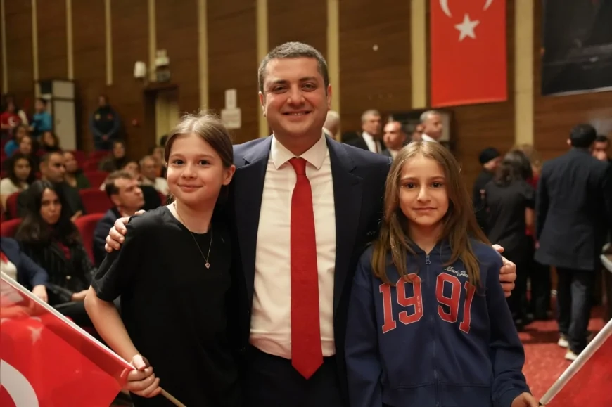 TORBALI BELEDİYE BAŞKANI ÖVÜNÇ DEMİR 23 NİSAN KUTLAMALARINDA “CUMHURİYETİMİZ EMİN ELLERDE” DEDİ