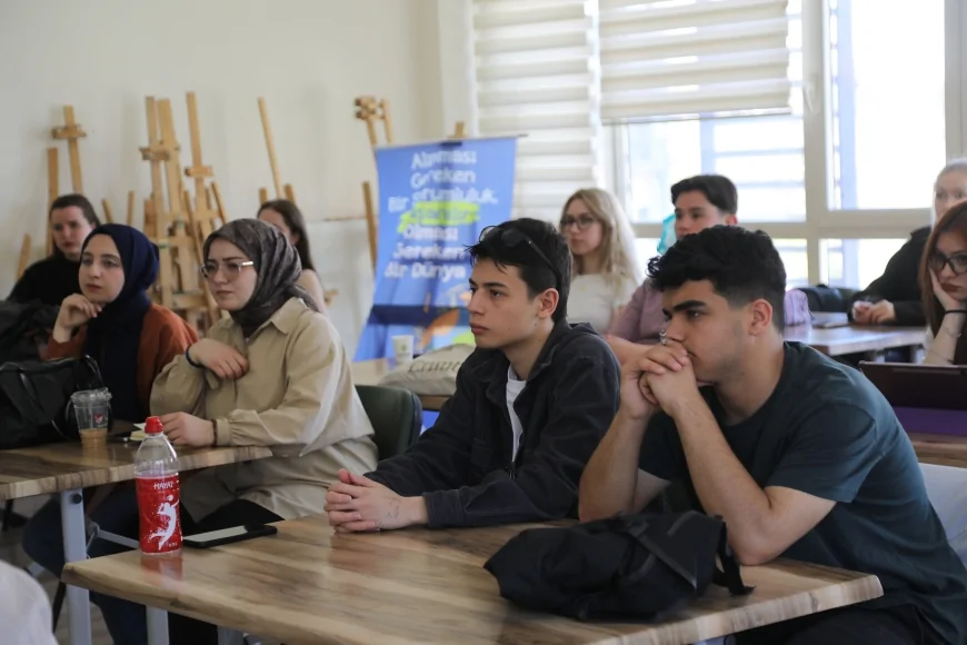 ÇANKAYA BELEDİYESİ GENÇ EKO AKADEMİ 2026 PROGRAMINI TAMAMLADI GENÇLER SÜRDÜRÜLEBİLİR GELECEK İÇİN EĞİTİM ALDI