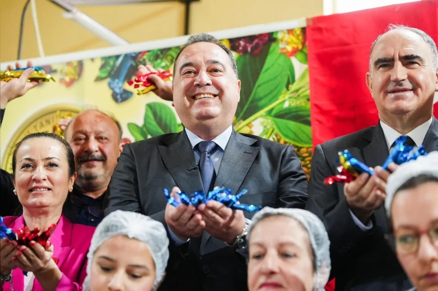 Manisa’da 486 Yıllık Mesir Geleneği İçin 10 Ton Macun Dualarla Hazırlandı