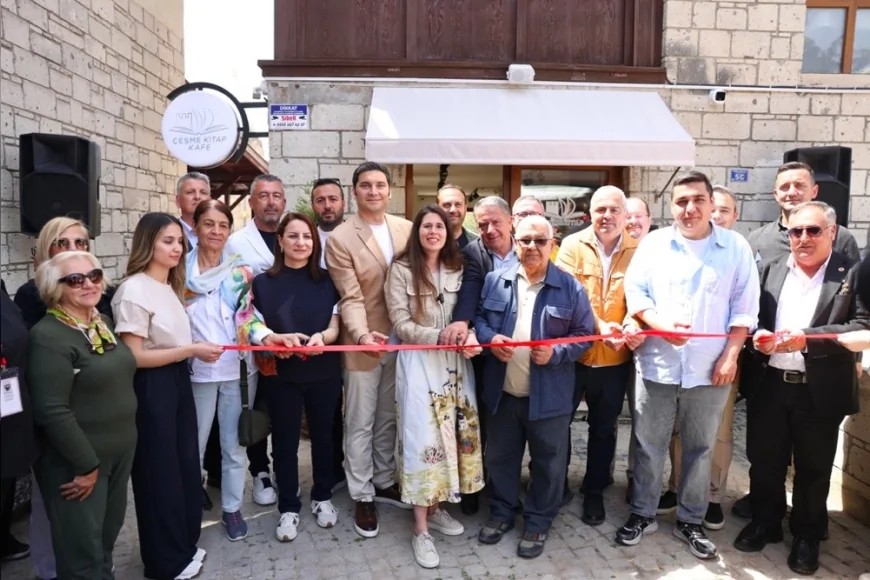 Çeşme Belediye Başkanı Lâl Denizli: “Kitap Kafe kültürel belleği yaşatacak bir alan olacak”