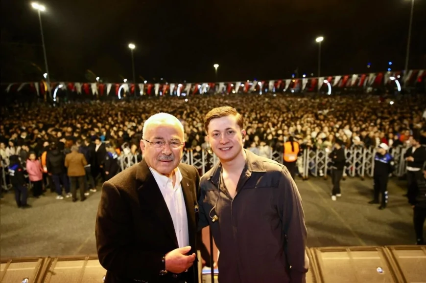 ORDU BÜYÜKŞEHİR BELEDİYE BAŞKANI DR MEHMET HİLMİ GÜLER: “ORDU BU AKŞAM SÜPERDİ” POİZİ KONSERİNE BİNLERCE KİŞİ KATILDI
