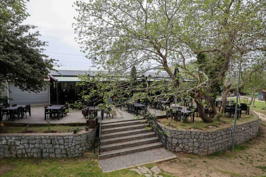 BUCA BELEDİYE BAŞKANI GÖRKEM DUMAN: “DERE KAFE’DE KALİTELİ HİZMETİ UYGUN FİYATLA SUNUYORUZ”