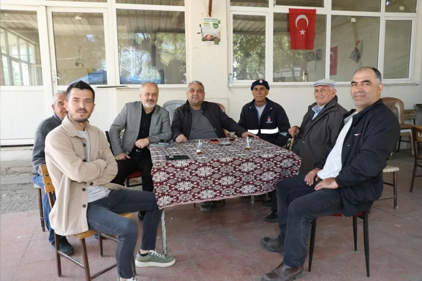 MANİSA ŞEHZADELER’DE MUHTARLARLA DOĞRUDAN TEMAS TALEPLERİ HIZLA ÇÖZÜME DÖNÜŞTÜRÜYOR