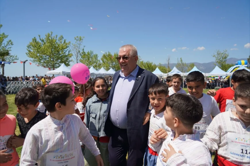 EDREMİT BELEDİYE BAŞKANI MEHMET ERTAŞ: “UÇURTMALAR ÇOCUKLARIN HAYALLERİNİ VE ÖZGÜRLÜĞE İNANCINI SİMGELİYOR”